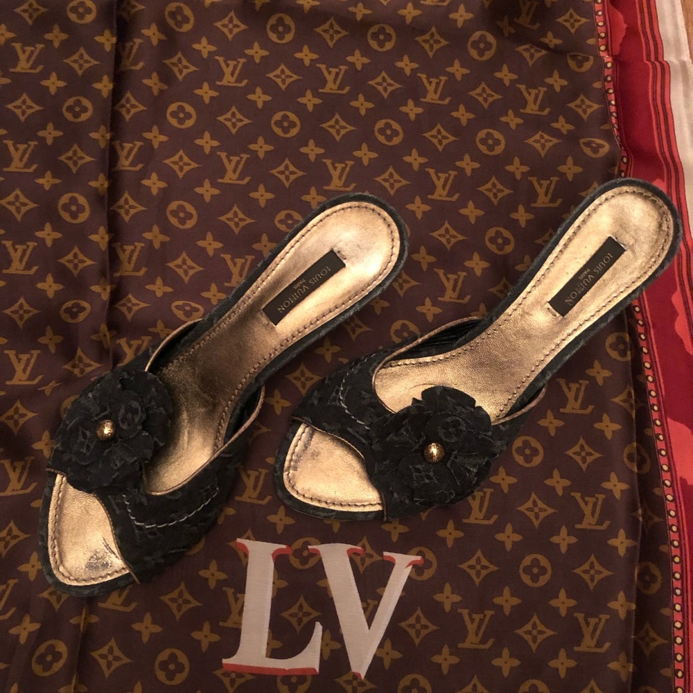 Louis Vuitton kitten heel slip on sandals shoe